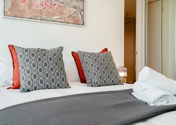 3Br 2Bath, Southbank, Crown, Sea View, Level 39