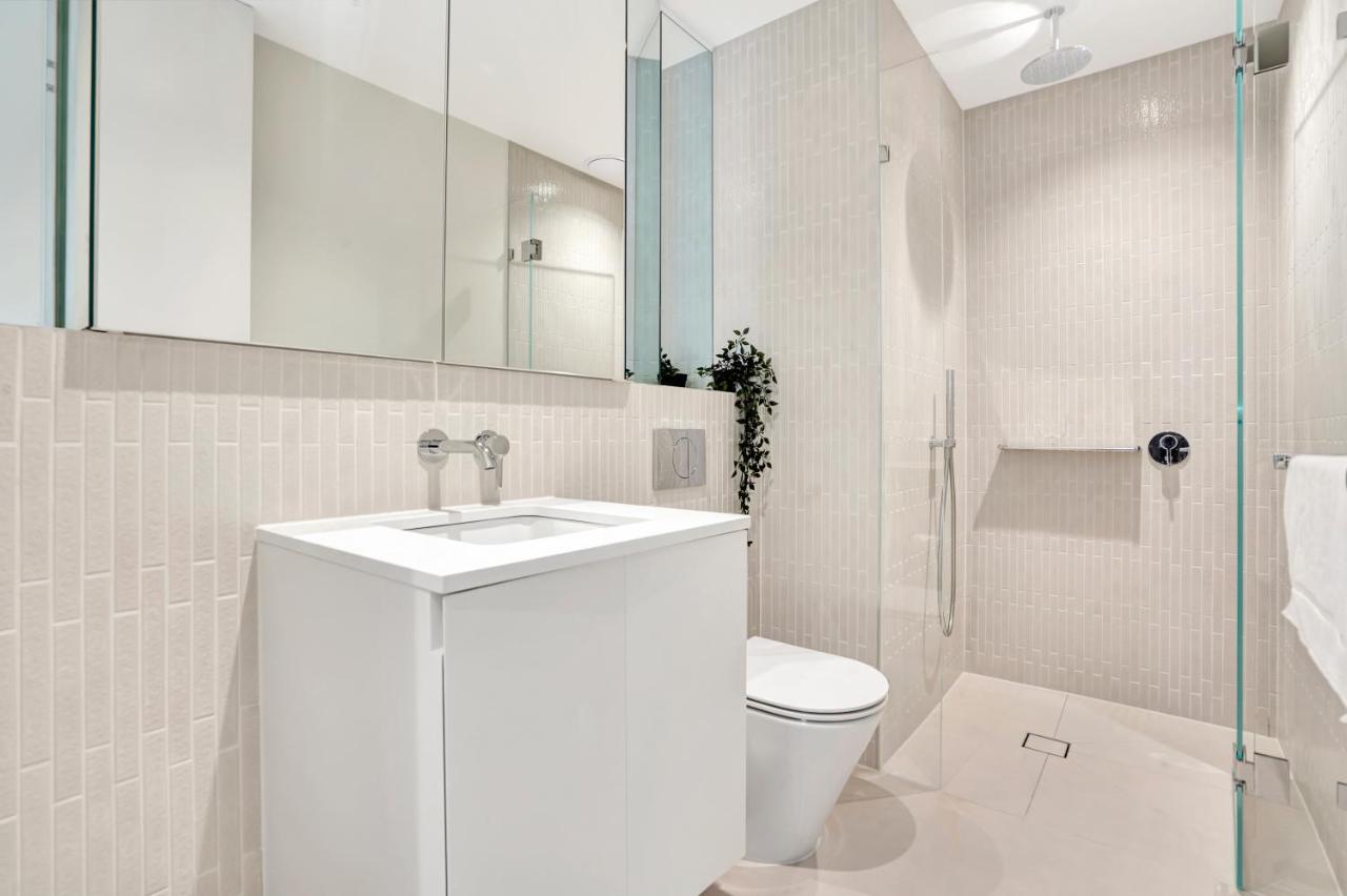 3br 2bath, Southbank, Crown, Sea View, Level 39 Apartment